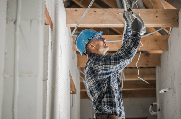 Best Affordable Emergency Electrician  in Clinton, IL